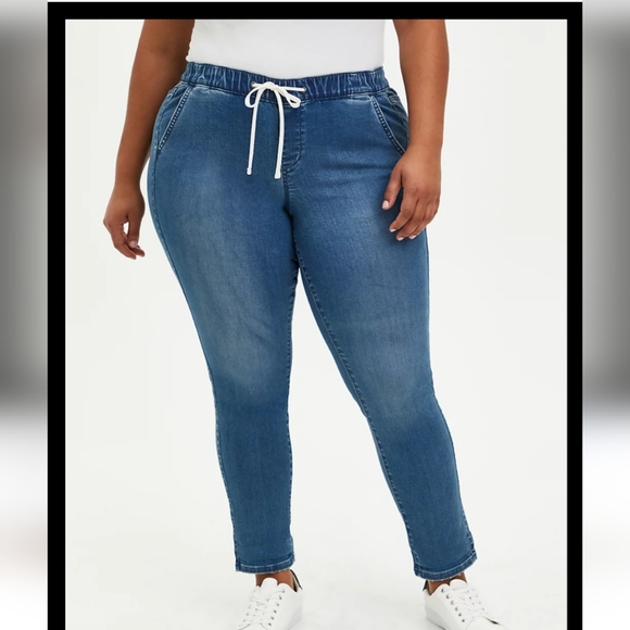torrid Denim - Torrid pull on boyfriend jeans 3R